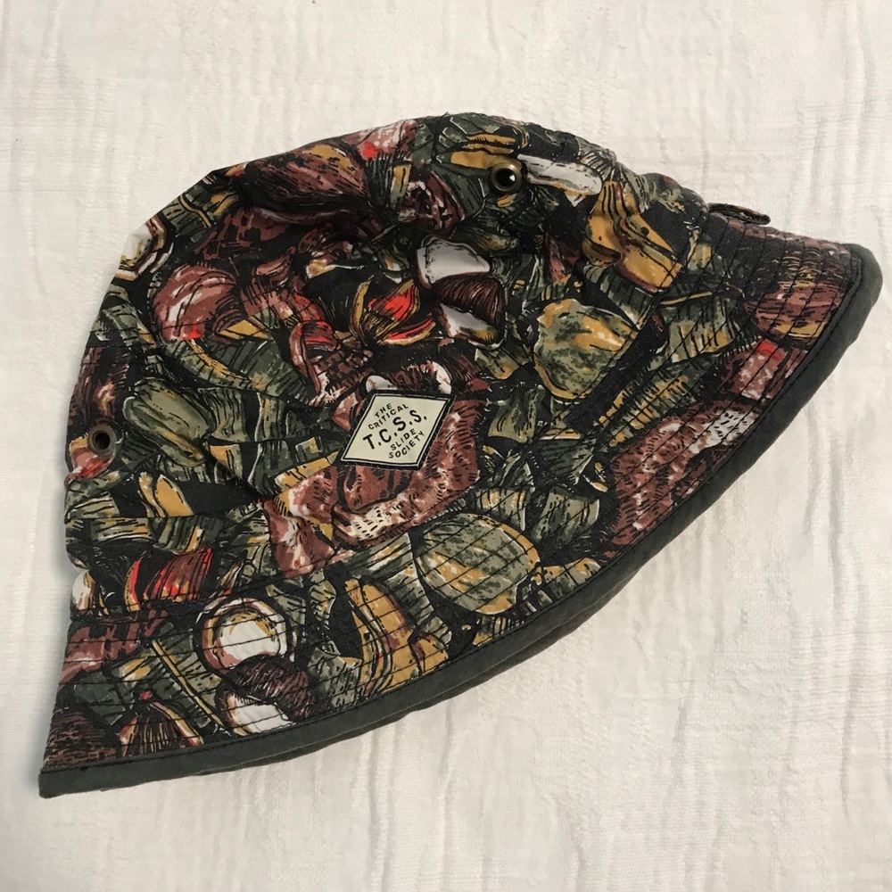TCSS reversible bucket hat
